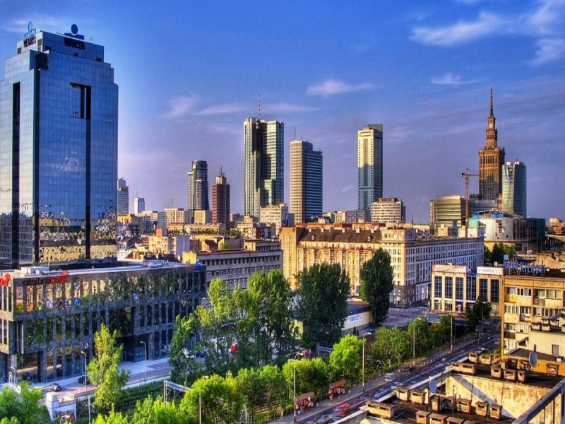 POLONYA'DA ÖĞRENCİ DESTEK OFİSİ